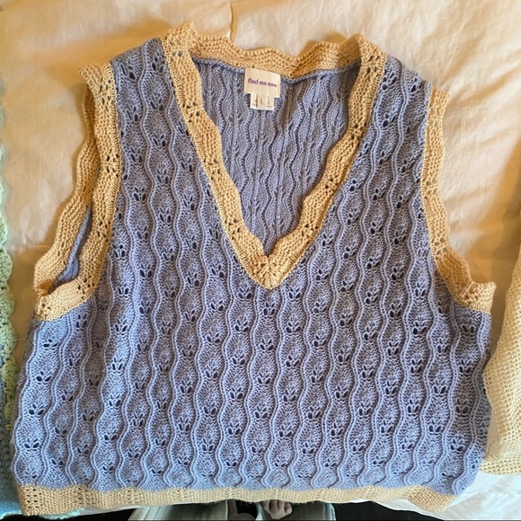 Find me now the Label baby blue and light taupe crocheted vest. - Picture 5 of 5